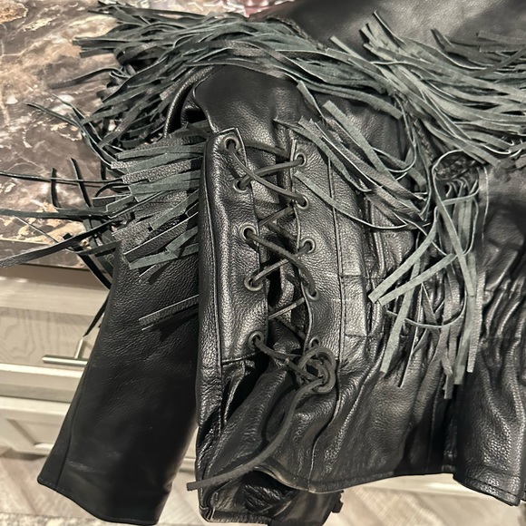 Women’s Gently Used Leather Jacket - Picture 3 of 5